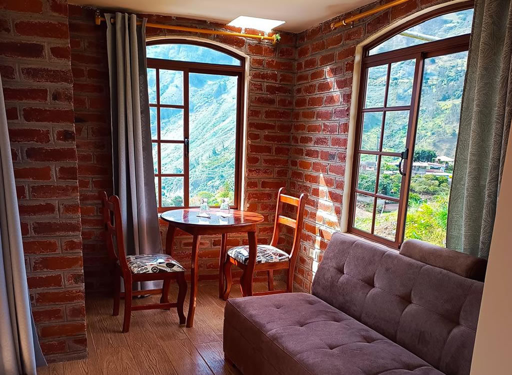 Habitación Doble con Balcón y Vistas al Jardín