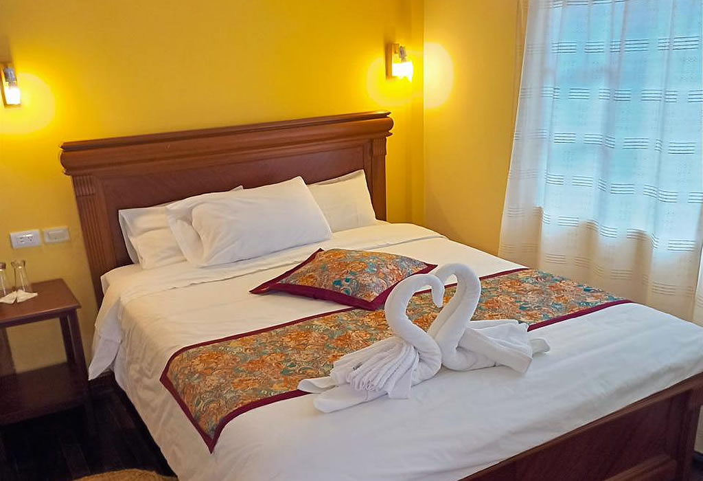 Habitación Queen con Balcón y Vistas a la Montaña