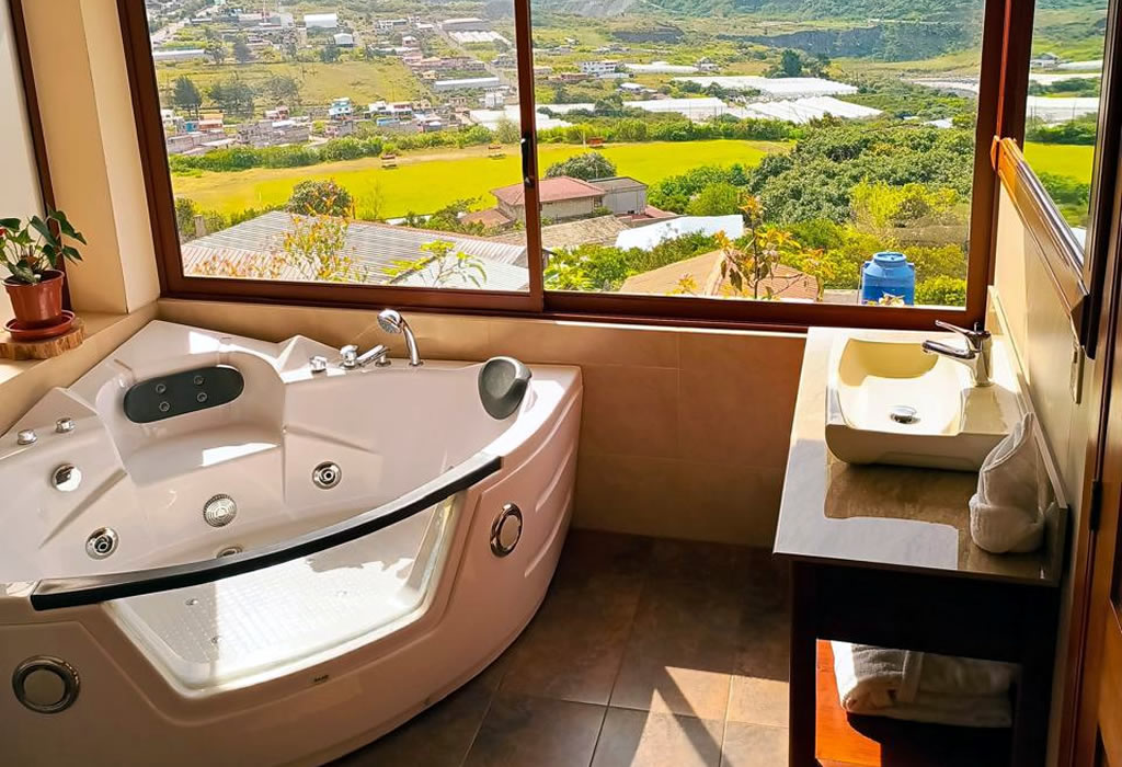 Suite King con Jacuzzi y Balcón